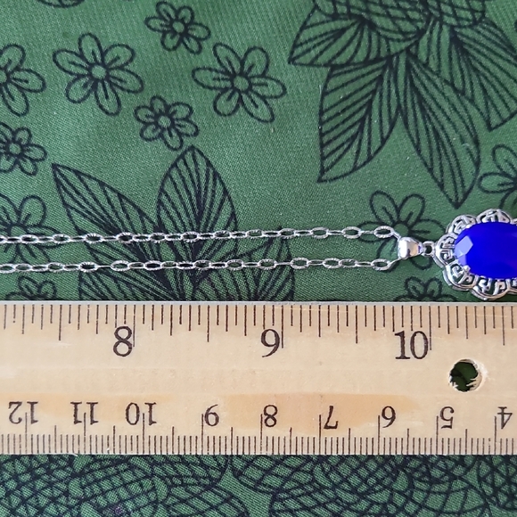 Elegant Silver and Blue Pendant Necklace - Picture 5 of 5